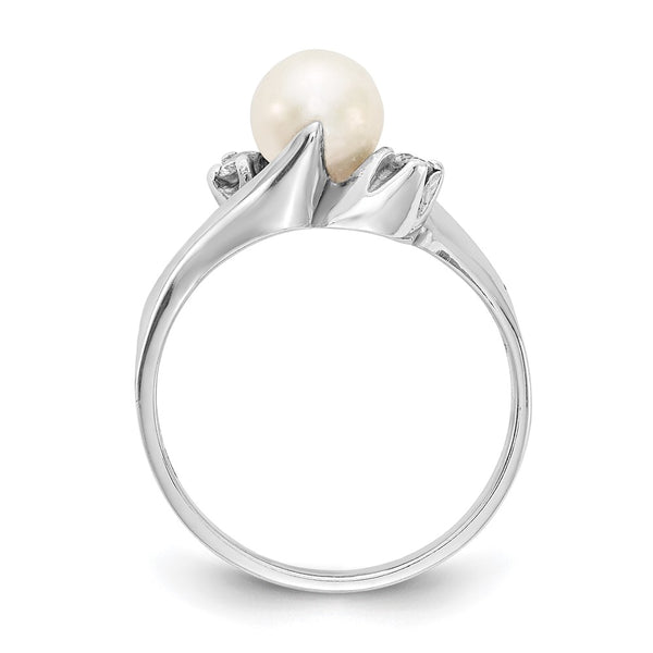 14k White Gold 6mm FW Cultured Pearl A Diamond ring