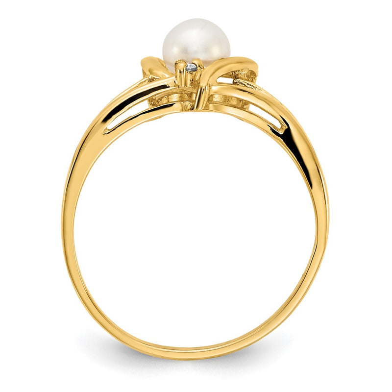14k 4.5mm FW Cultured Pearl A Diamond ring